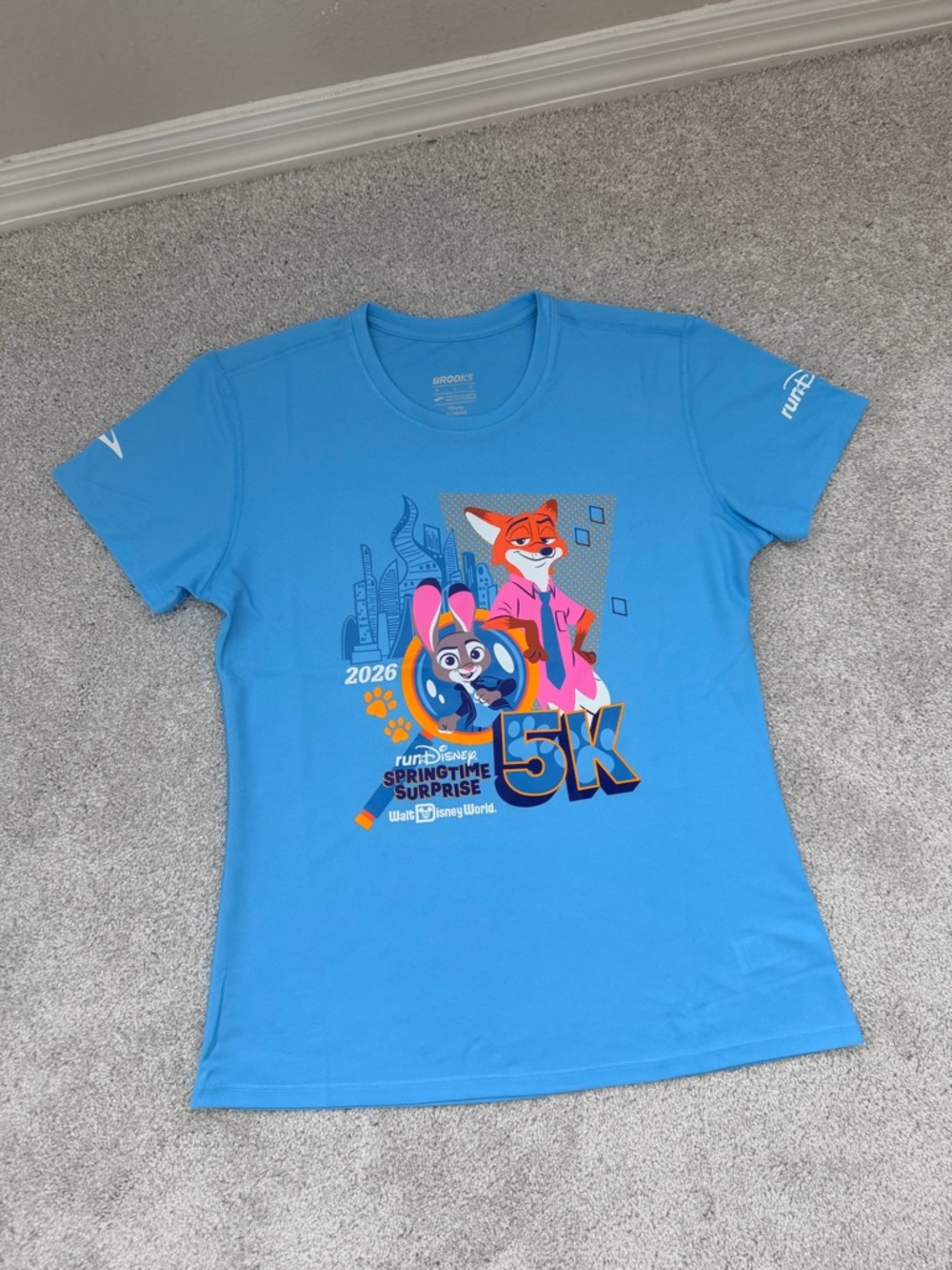 NWOT runDisney x Brooks 2026 Springtime Surprise Zootopia 5K Race Shirt, Small